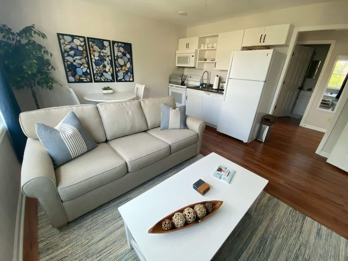 1 Bedroom in Historic Downtown Bluffton 2