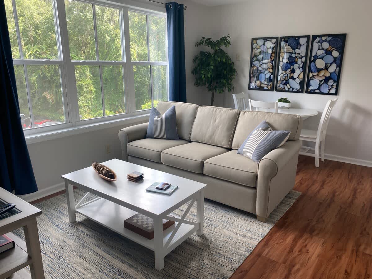 1 Bedroom in Historic Downtown Bluffton 3
