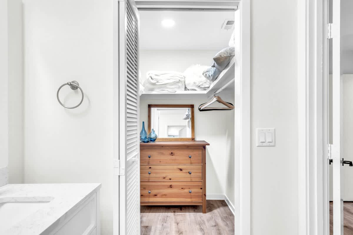 Primary En-Suite Closet