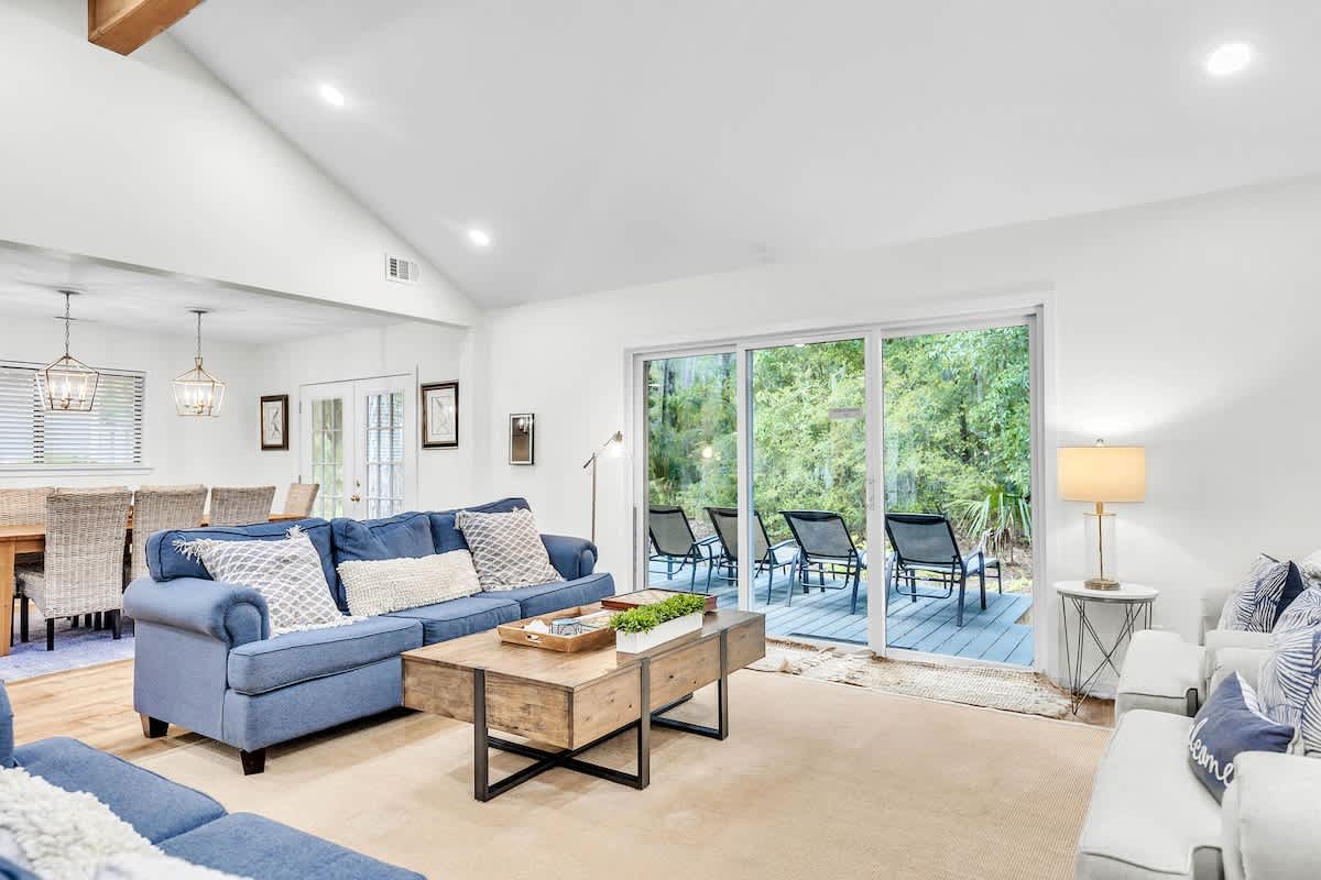 8 Dewberry Lane