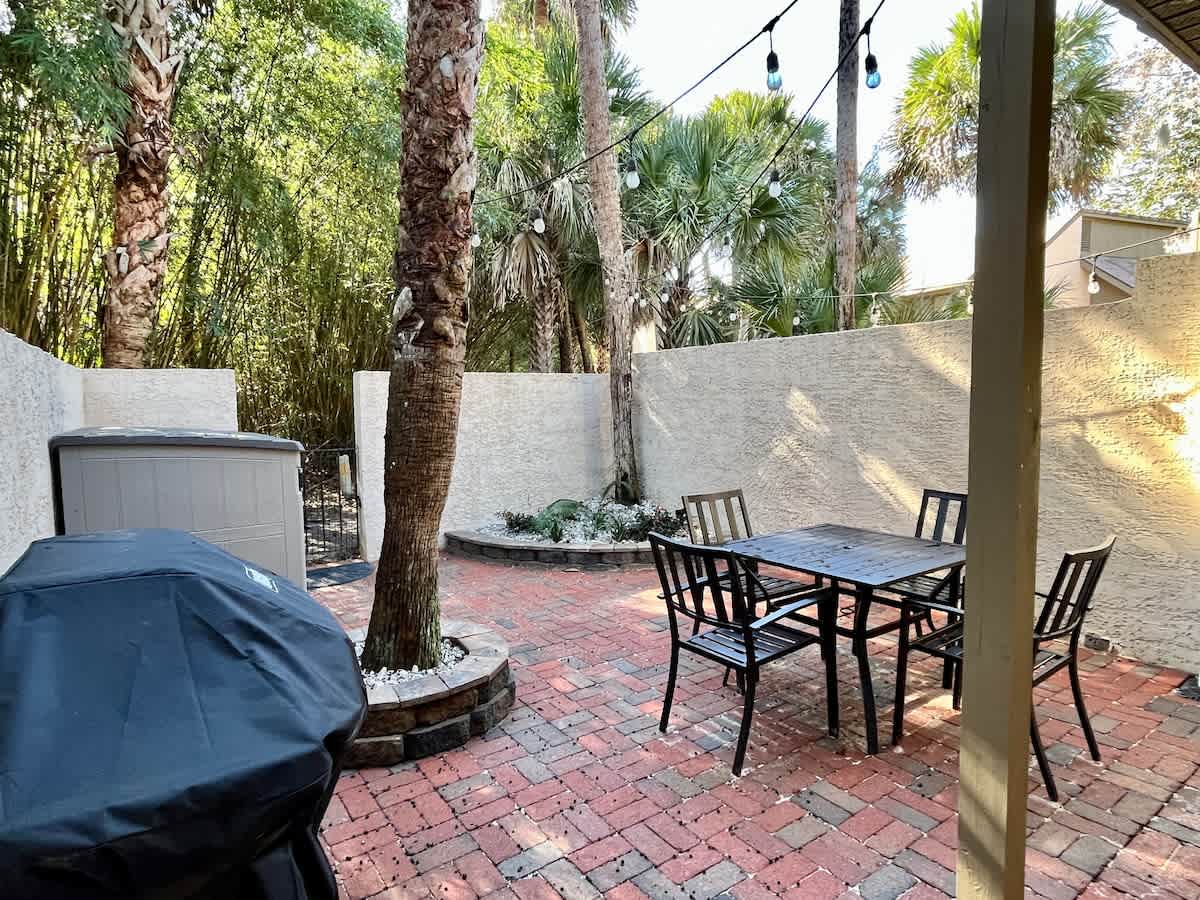 Outdoor Patio with Propane Grill
