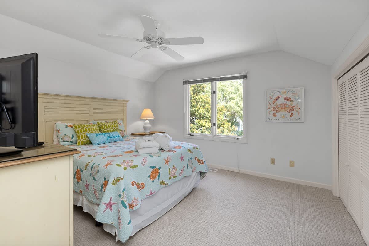 Upstairs Queen Room with Hall Bath