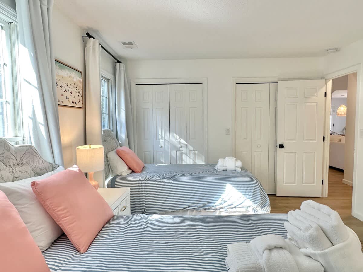 Guest Room with Full and Twin