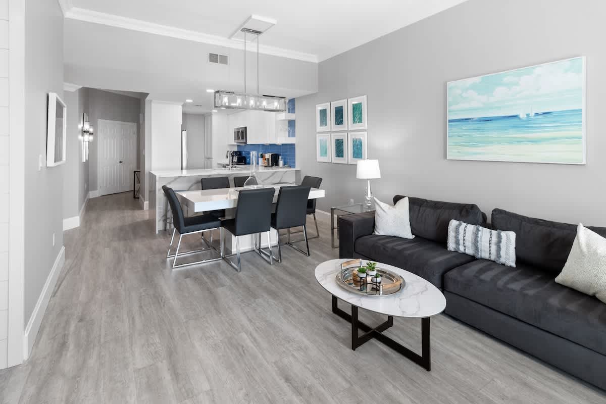 536 Shorewood 3