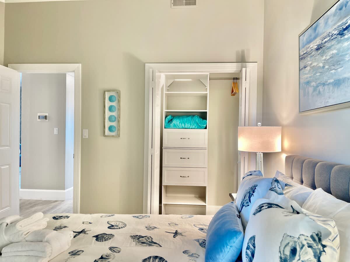 Queen Room
