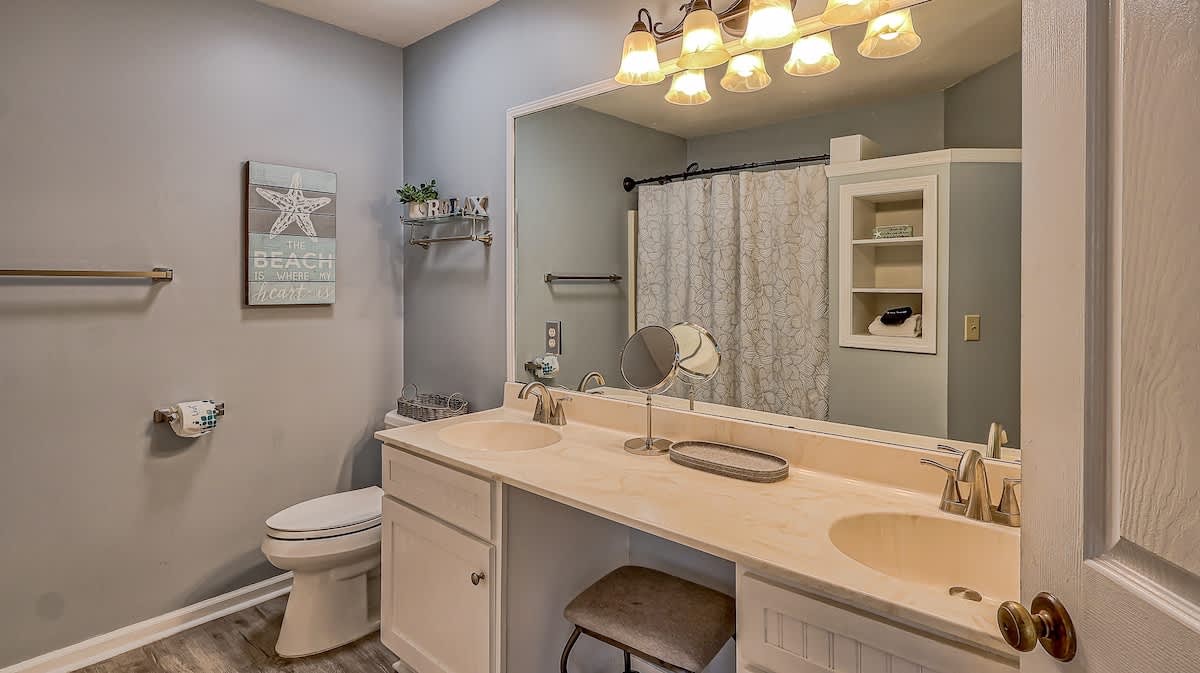2nd Floor Primary En-Suite