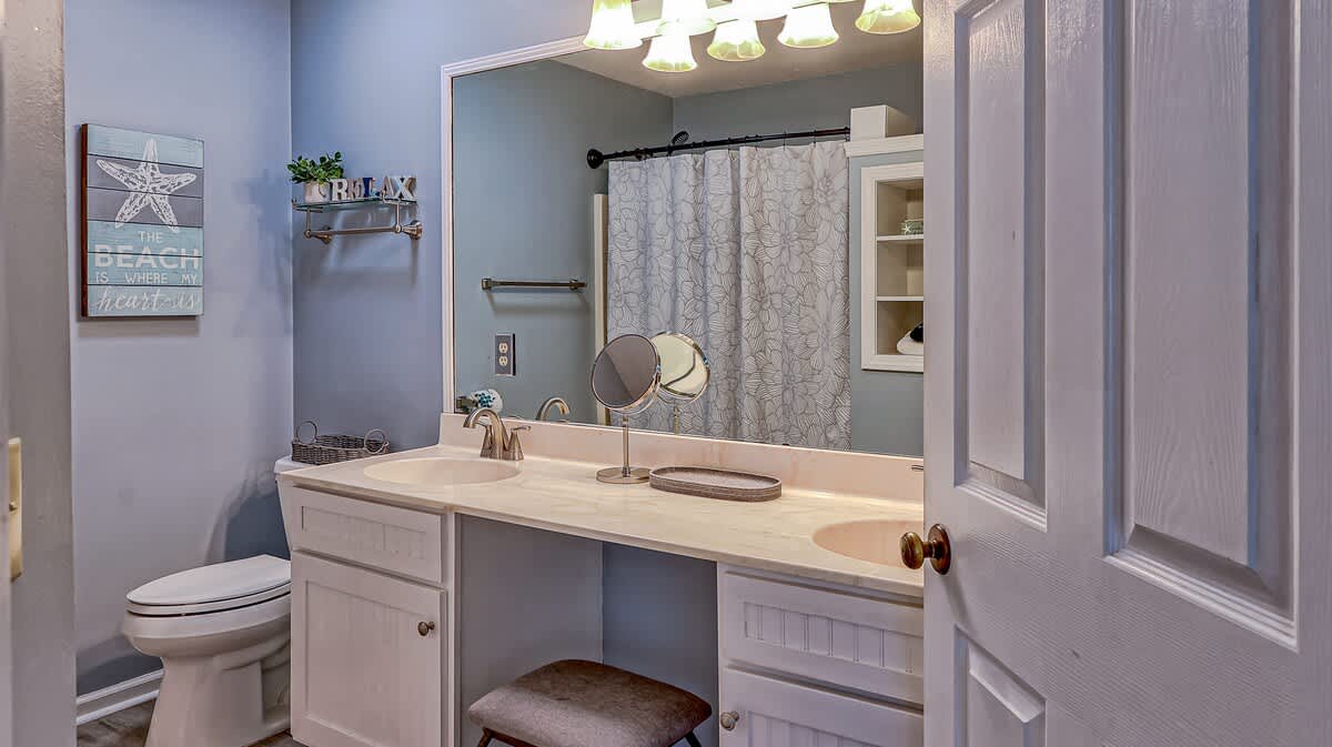 2nd Floor Primary En-Suite