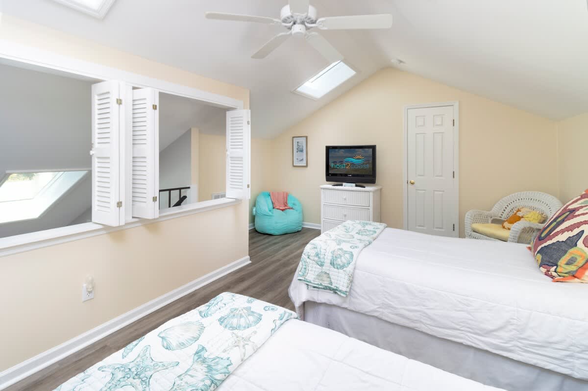 Loft Guest Suite with Twin beds