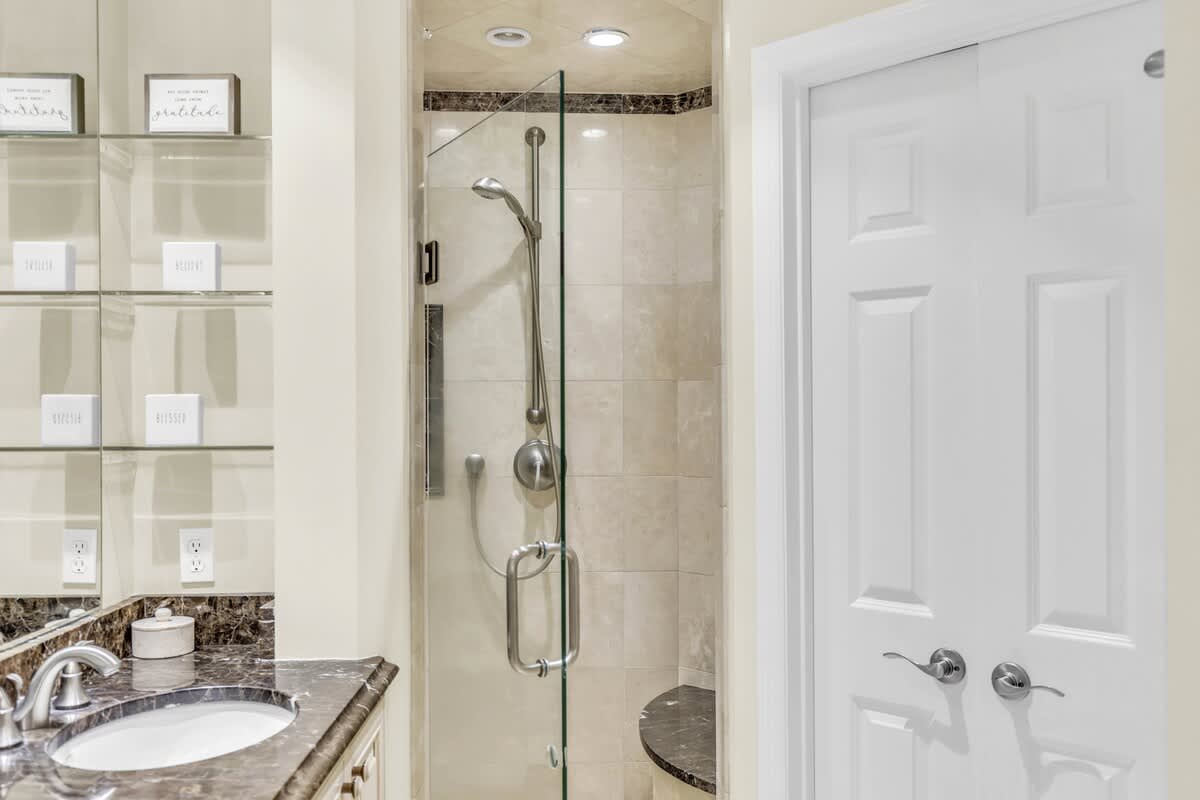 Primary Suite Bathroom