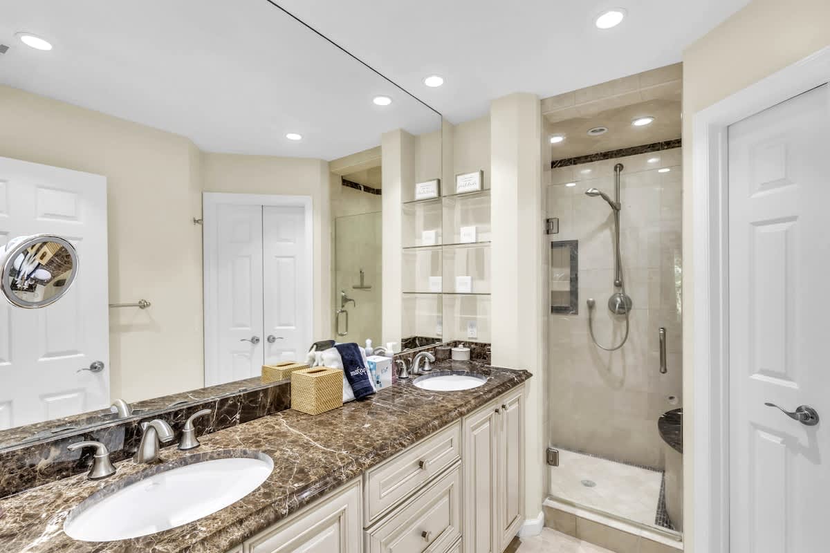 Primary Suite Bathroom