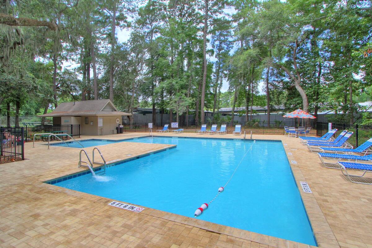 Greenwood Forest Community Pool