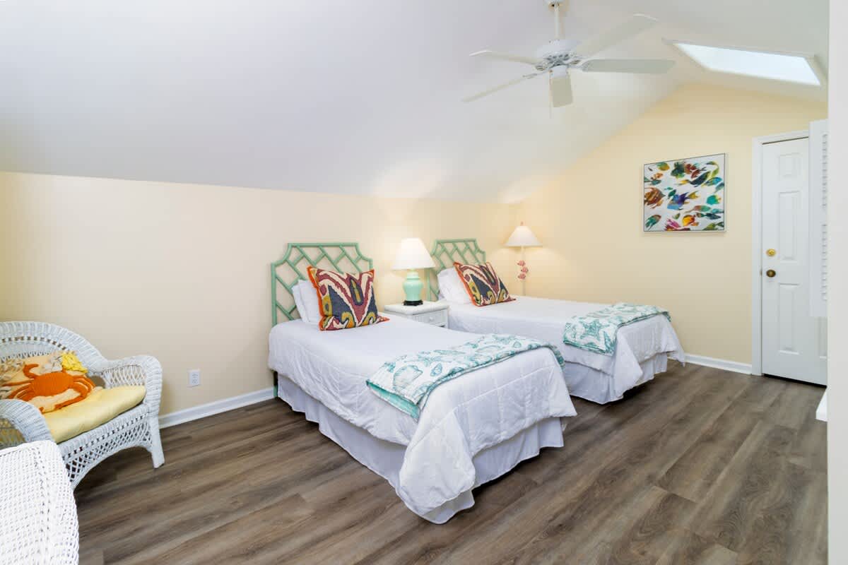 Loft Guest Suite with Twin beds