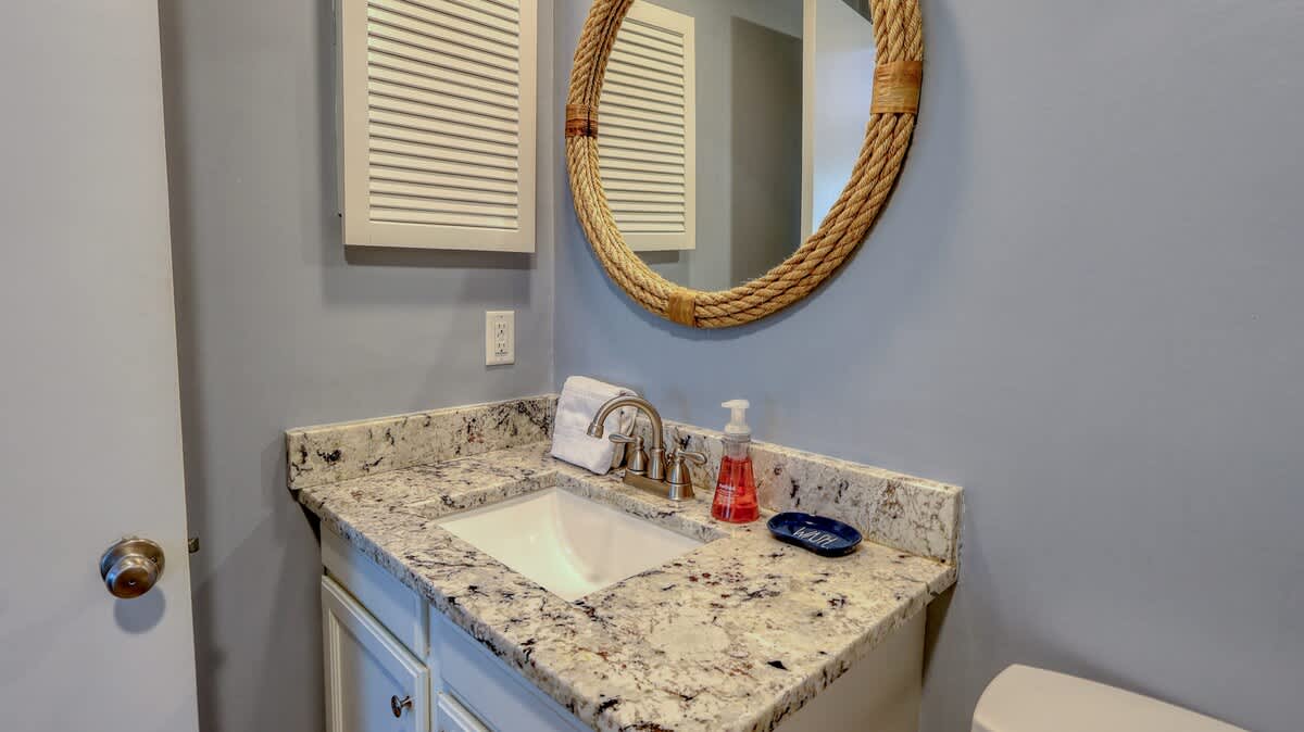 Double Full Guest Suite Bathroom