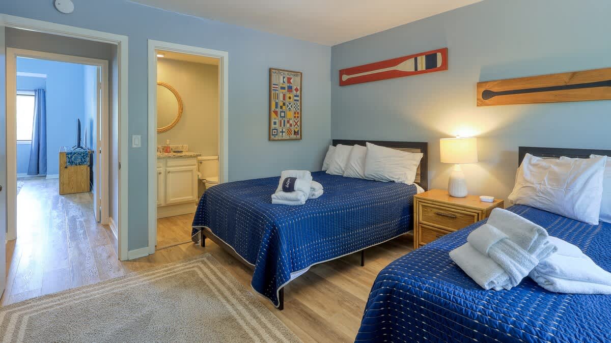 Double Full Guest Suite
