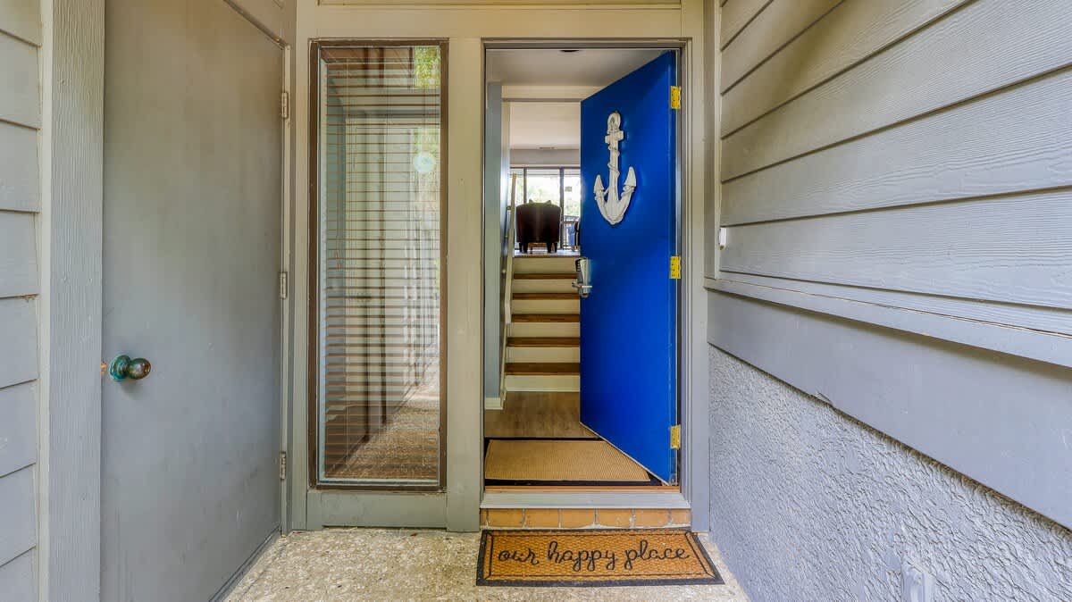 Welcome to 207 Turnberry Village