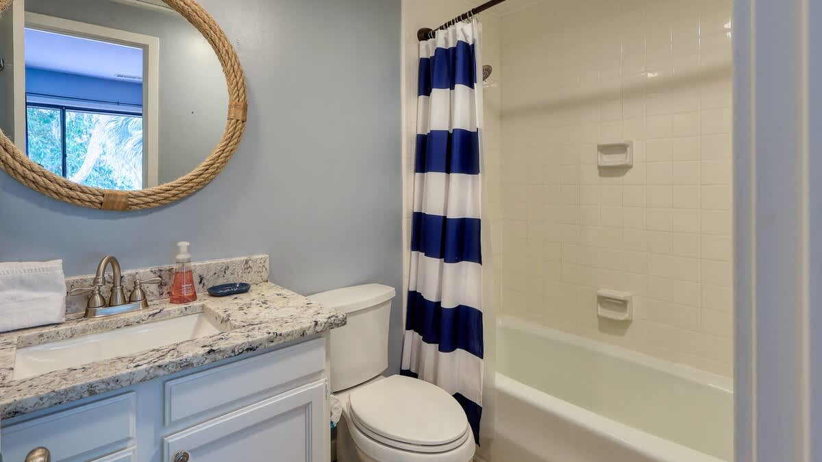 Double Full Guest Suite Bathroom