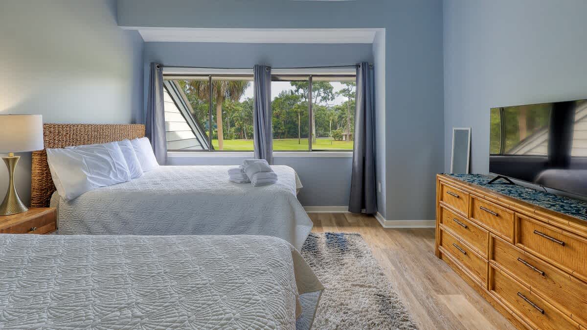 Double Queen Suite with Golf Course Views