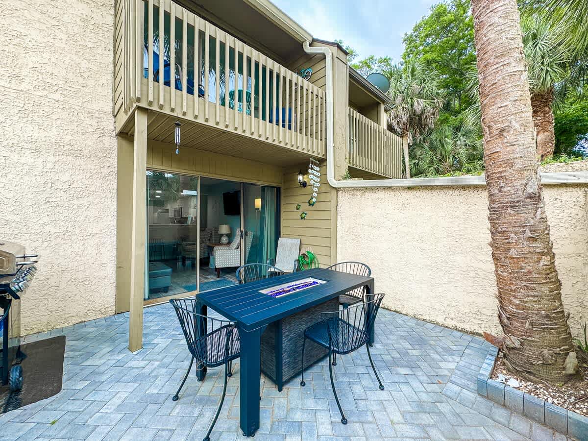 Private Courtyard with Grill and Access to Pool