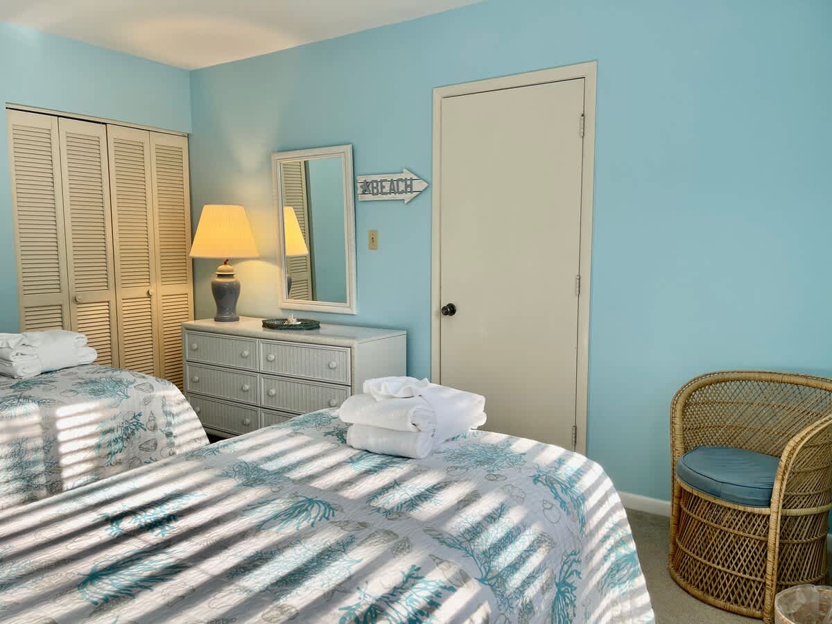 Twin Guest Bedroom