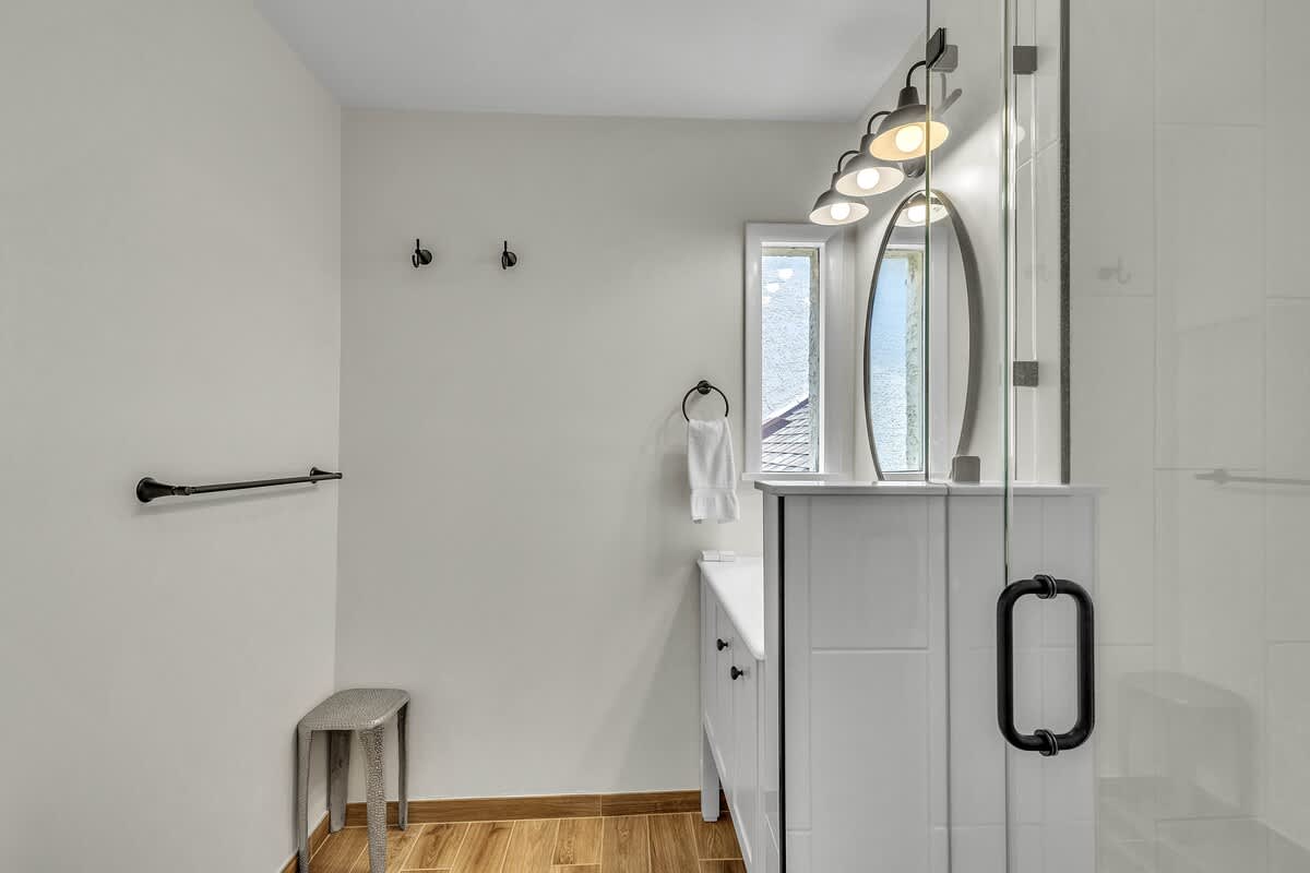 Primary En-Suite Bathroom