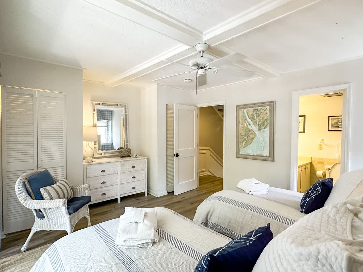 2nd Floor Twin Suite