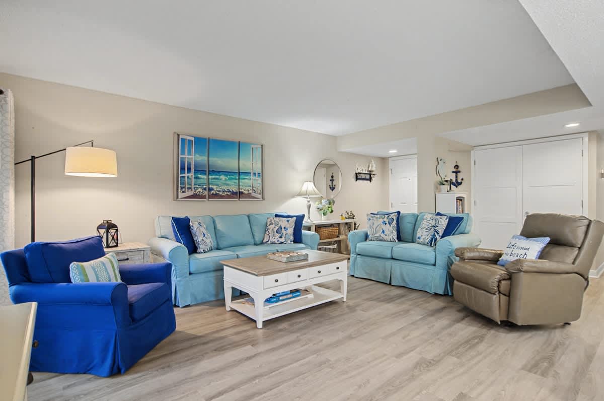 1748 Bluff Villas 8
