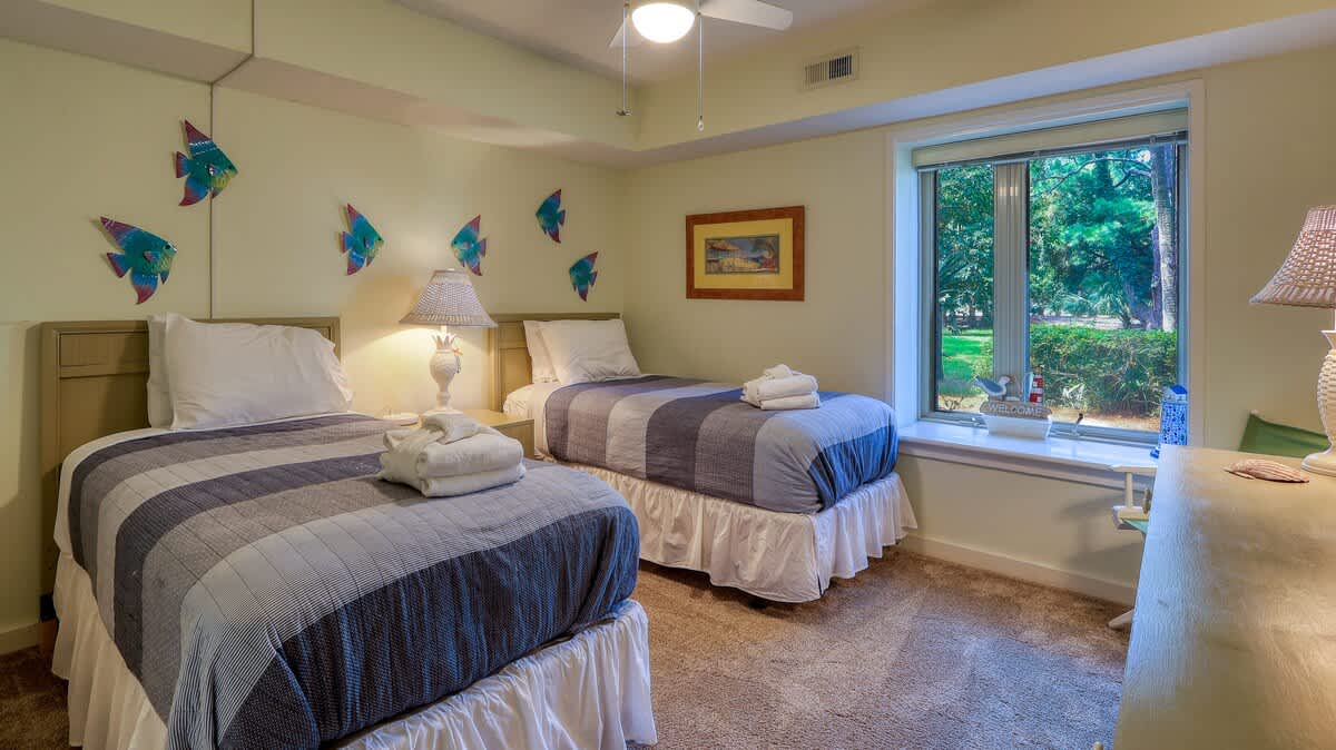 Guest Room with Twin Beds