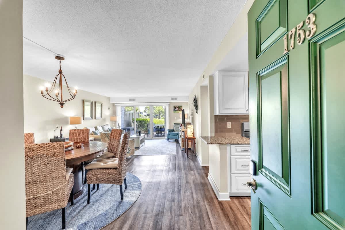 Welcome to 1753 Bluff Villas!