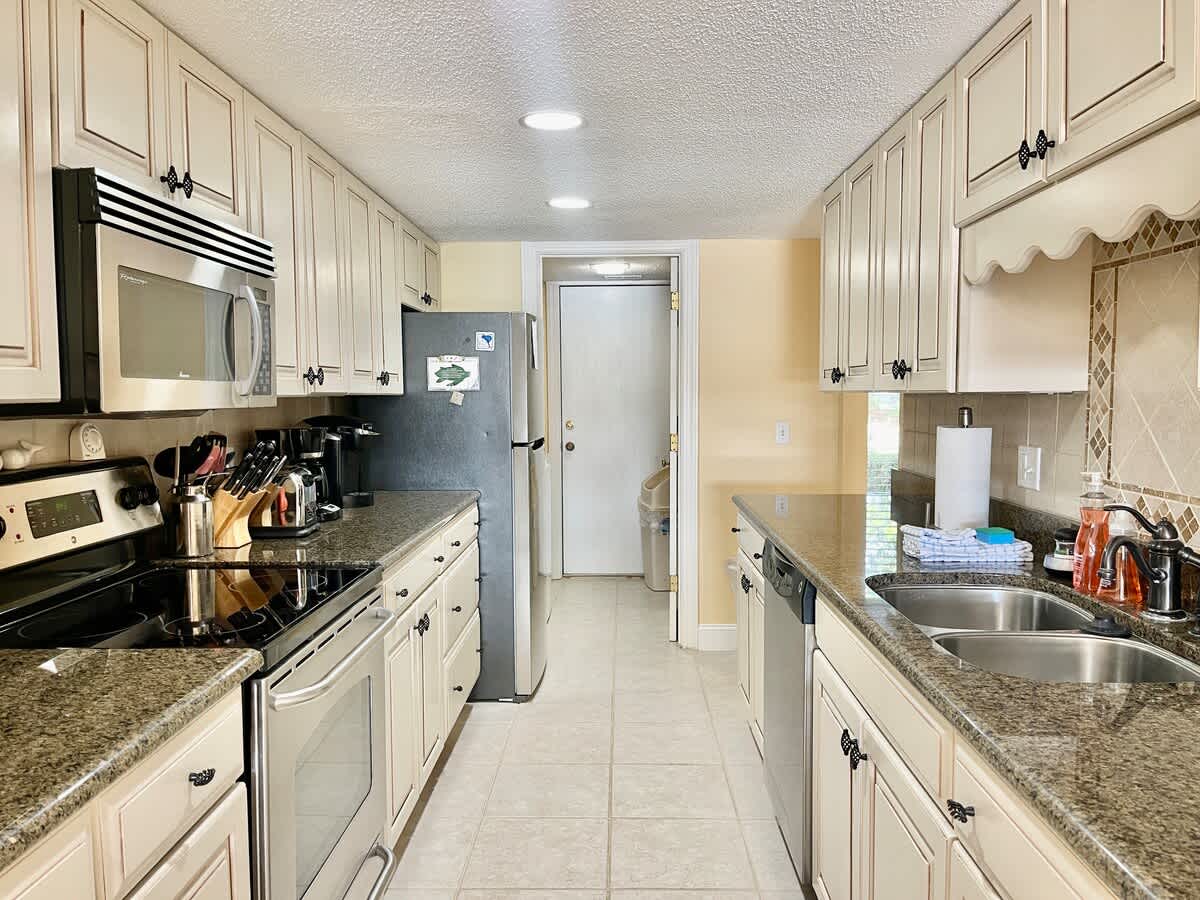Kitchen with Laundry