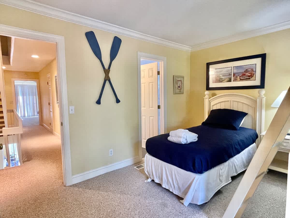 2nd Floor Guest Room with Twin and Twin Bunks
