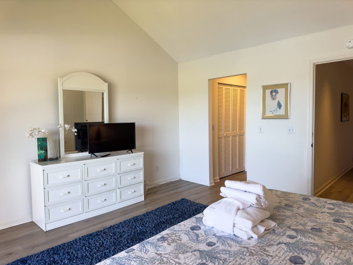 3rd Floor Primary King Suite