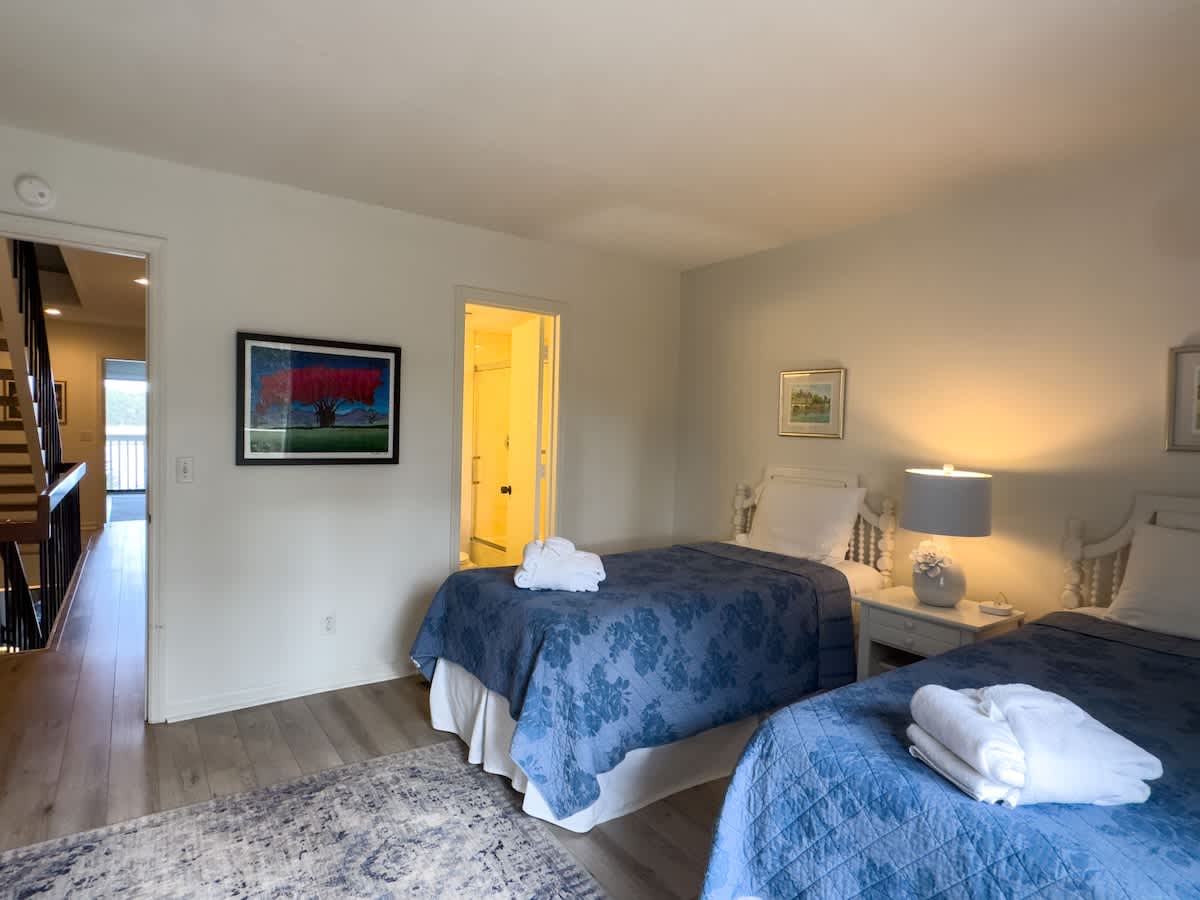 2nd Floor Twin Room with Bathroom