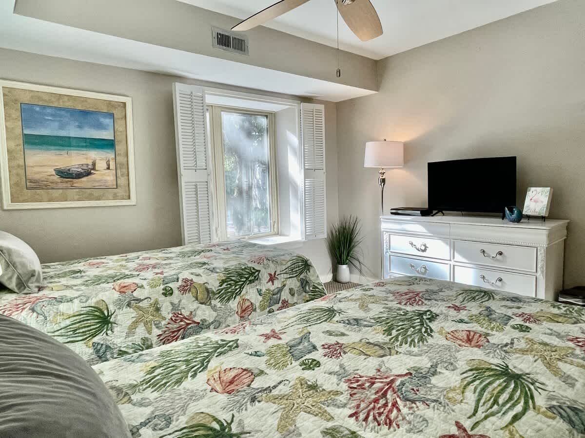 Twin Bedroom