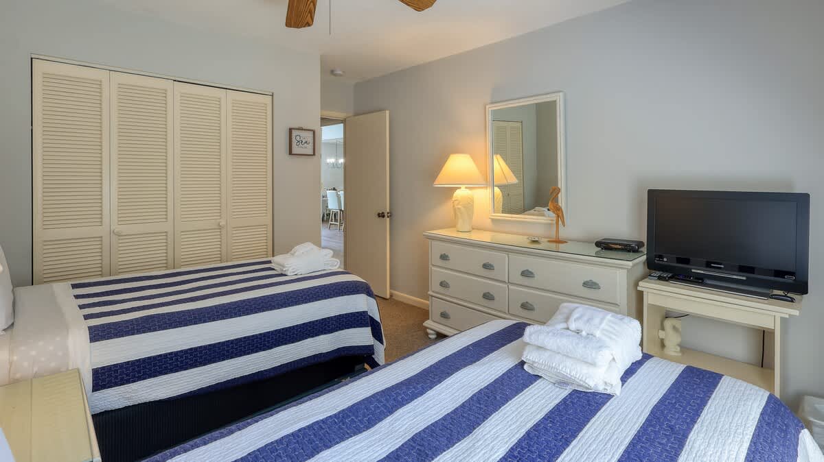 Downstairs Double Twin Room
