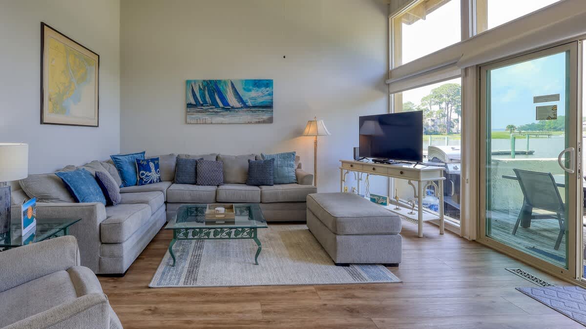 Living Area with Deck and Access to Private Dock