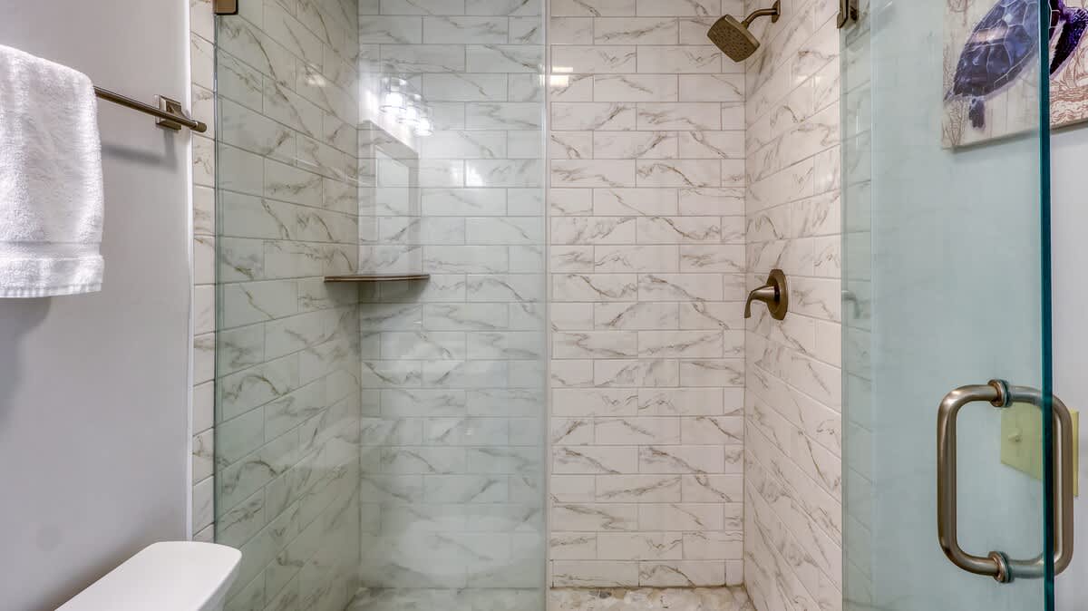 Upstairs Double Twin Suite Bathroom