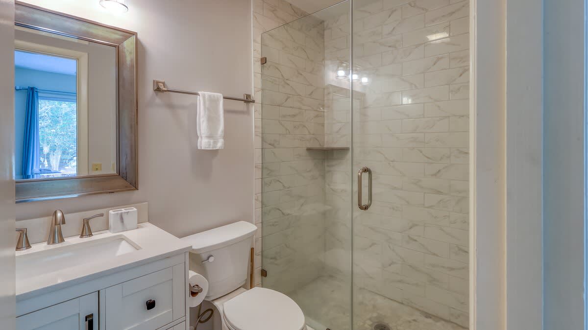 Upstairs Double Twin Suite Bathroom