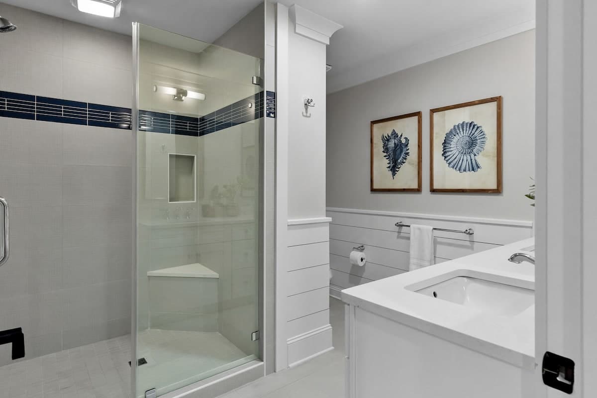 2nd King Suite Bathroom