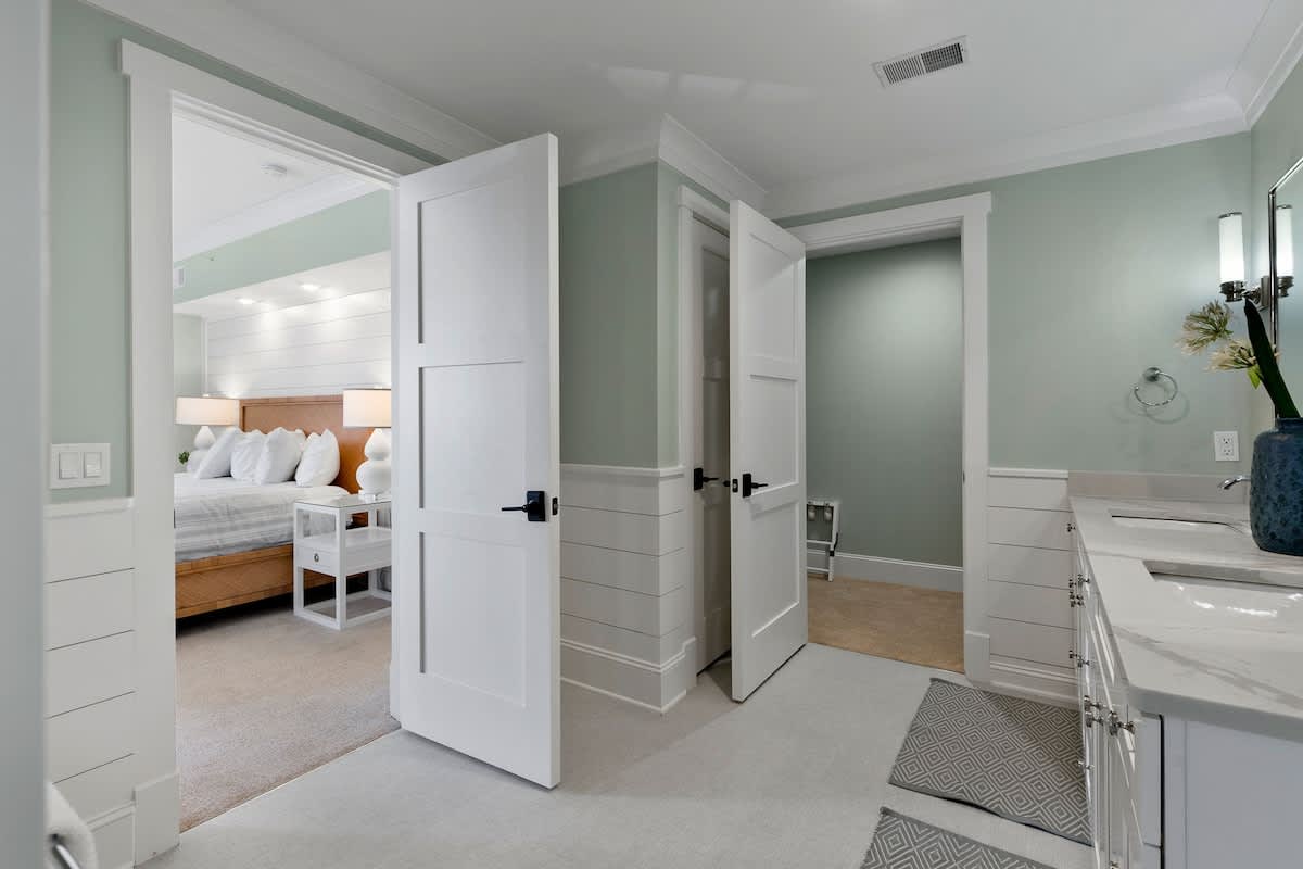 Primary Suite Bathroom