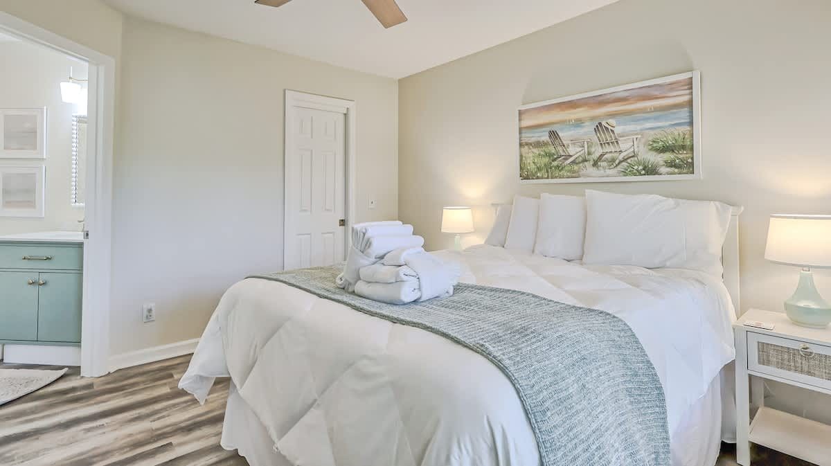 Queen Guest Suite