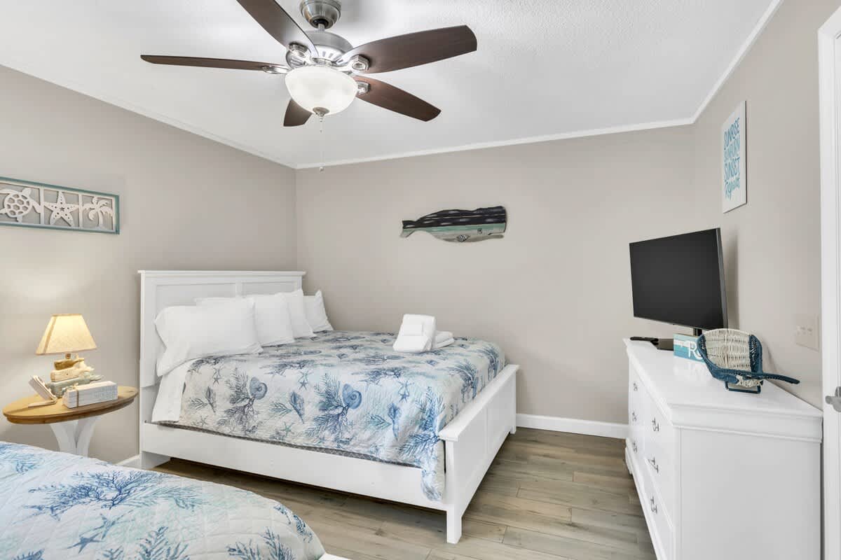 Guest Bedroom with Queen Beds
