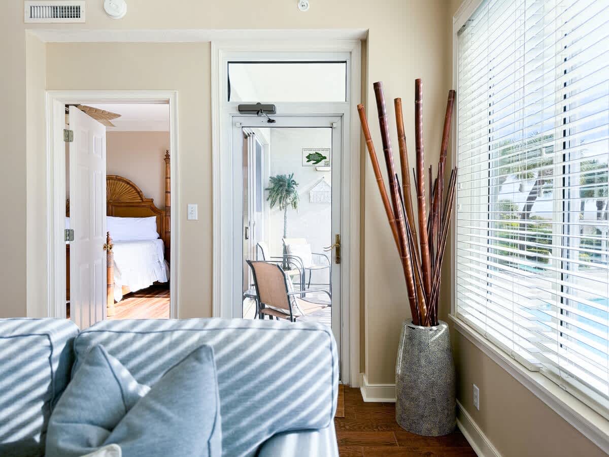 3101 SeaCrest 4
