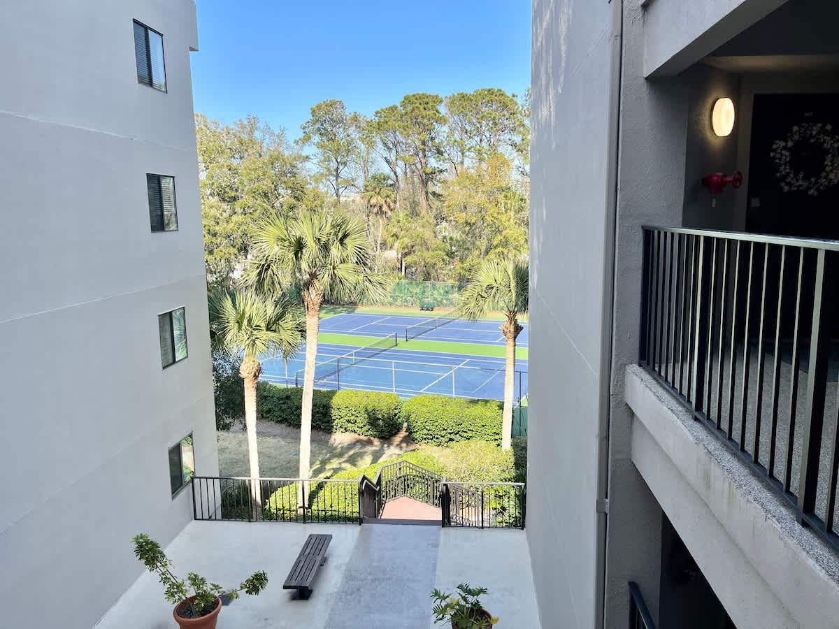 Courtyard to Tennis Courts