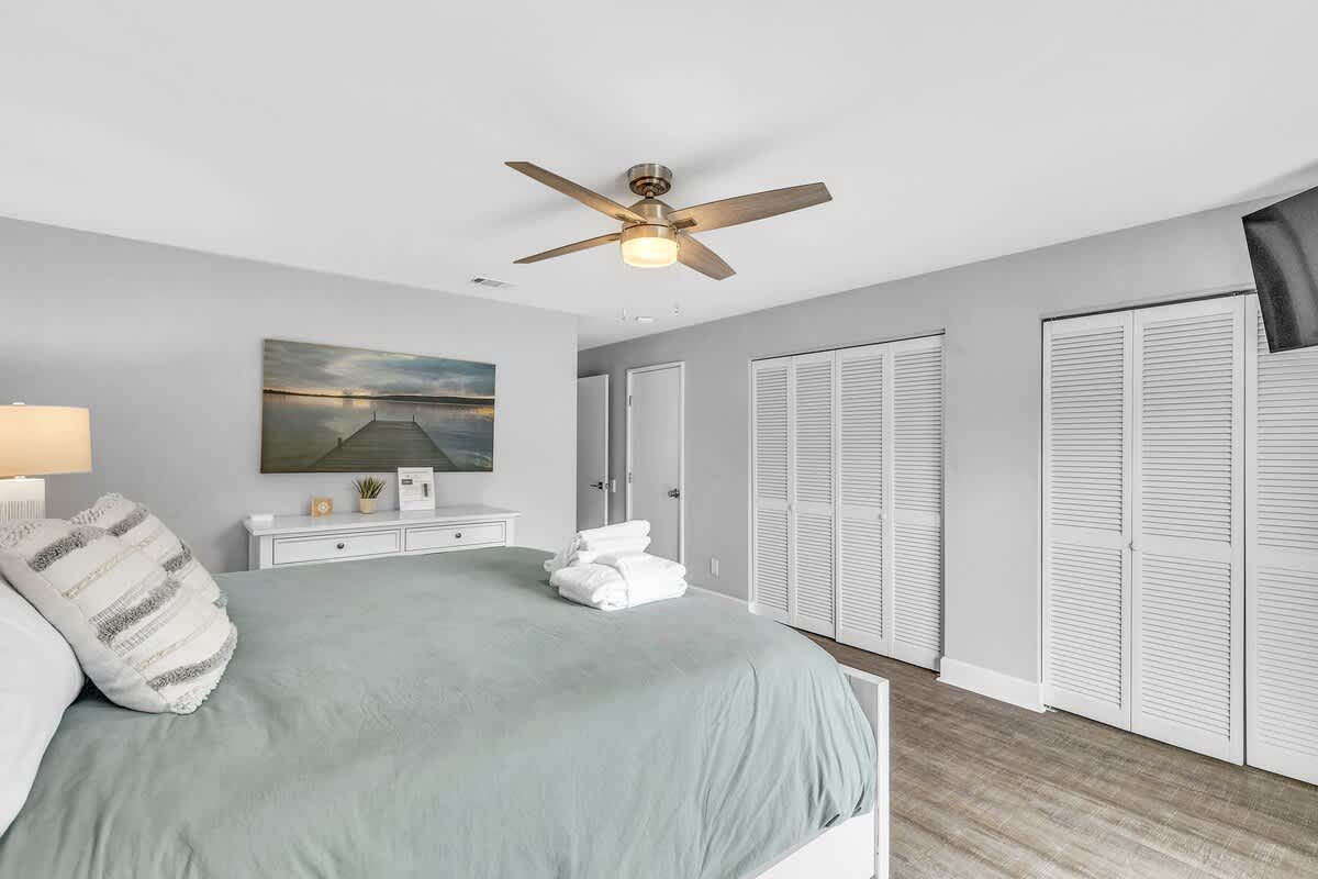 Primary Suite with King Bed and En-Suite Bathroom