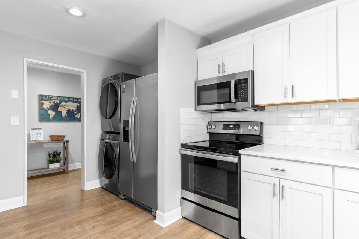 691 Queen's Grant 9