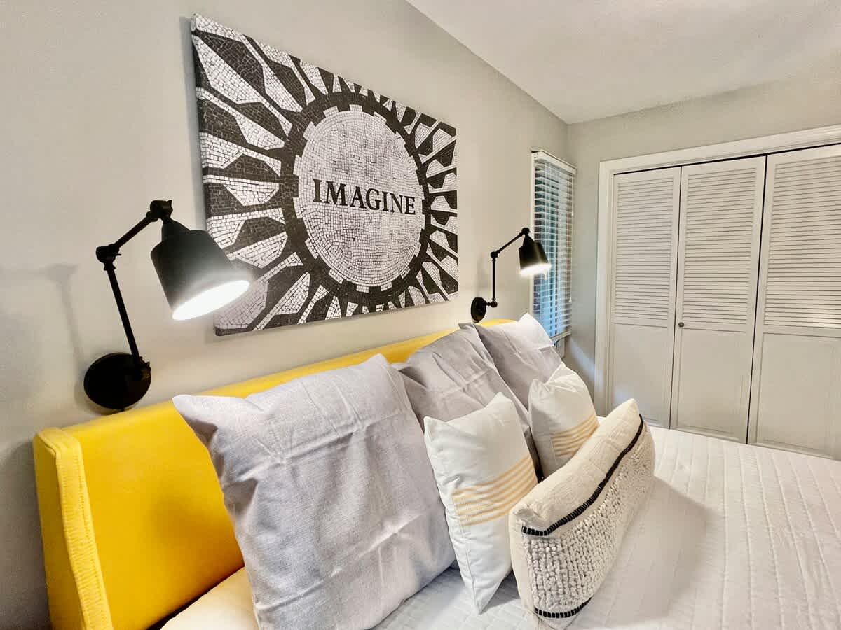 *Imagine* King Guest Room