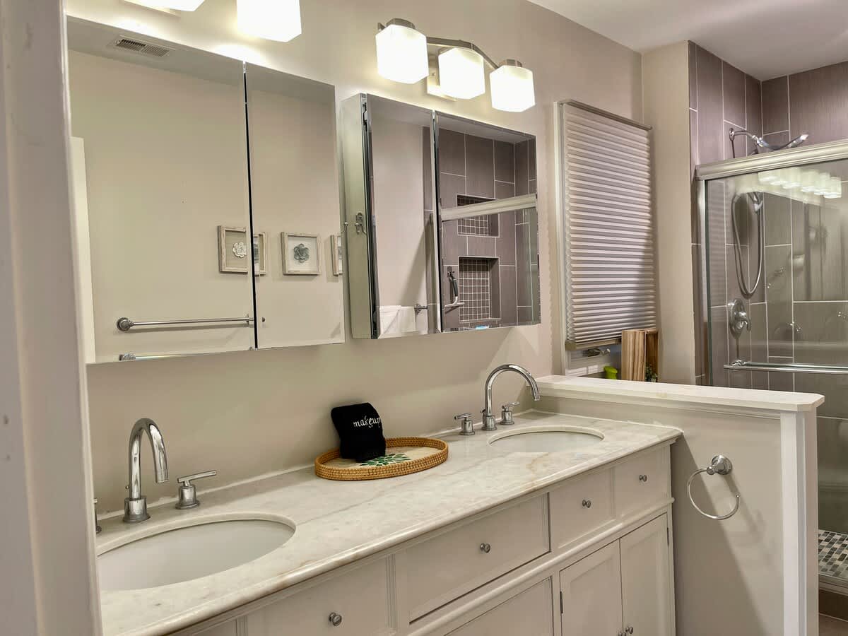 Primary Suite Bathroom