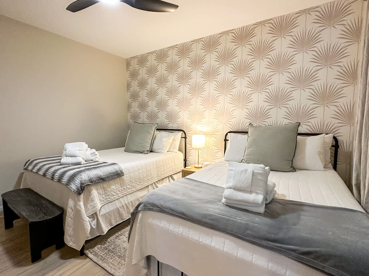 Guest Room with Two Fulls