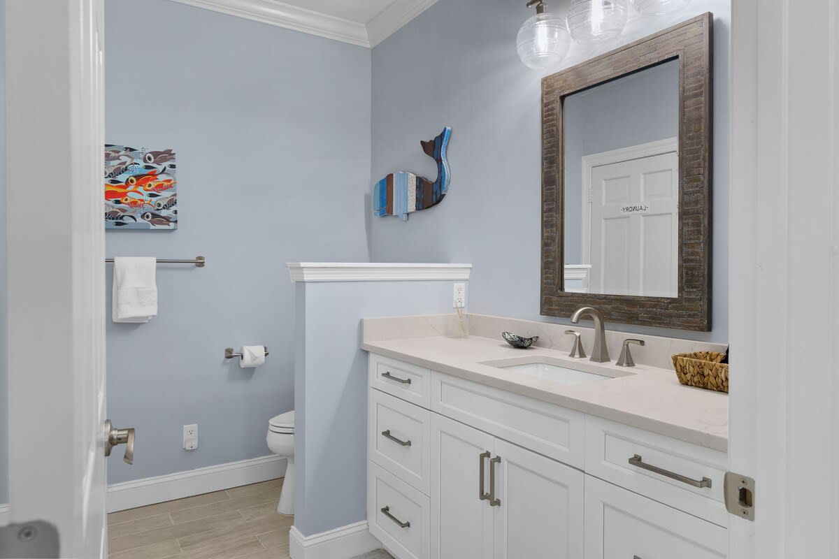 Full Guest Bathroom with Laundry (Off of Kitchen)