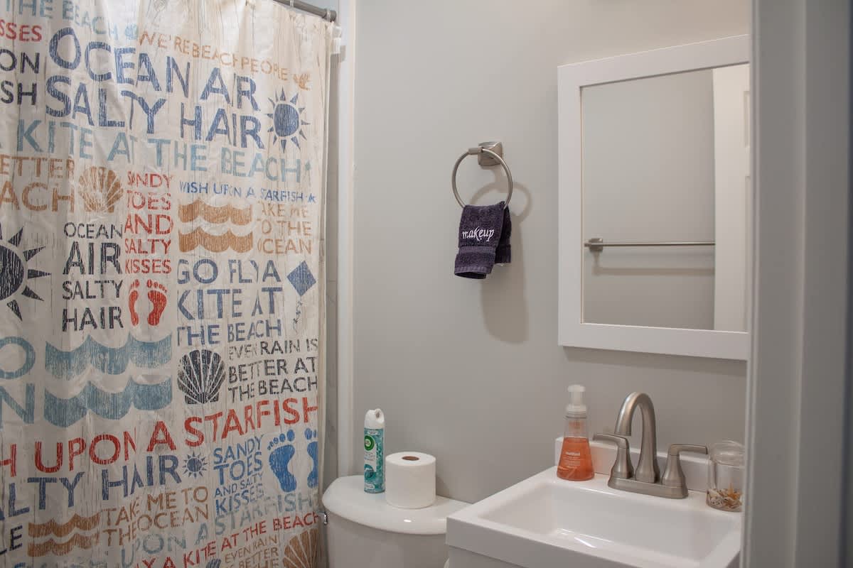 Twin Bathroom